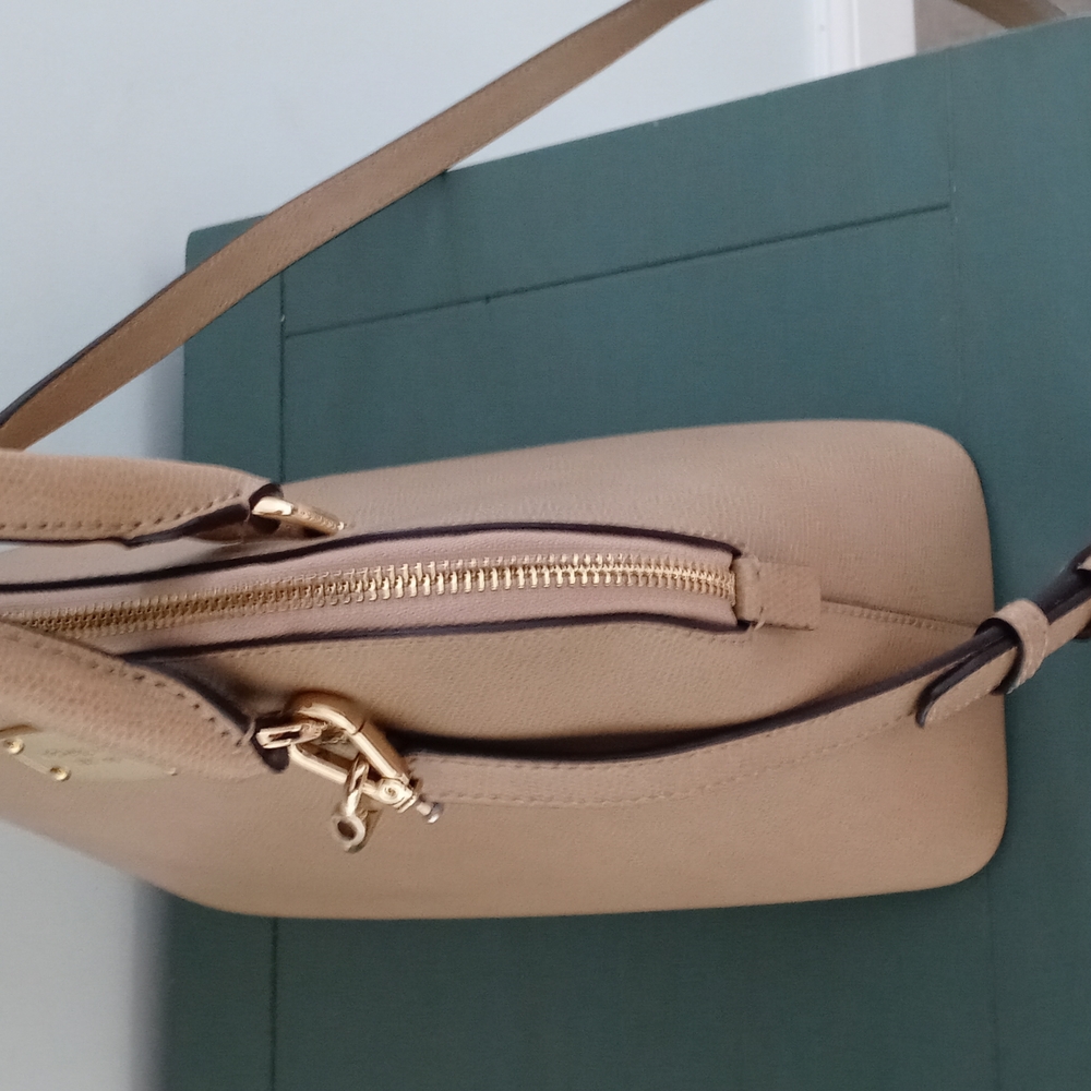 Michael Kors purse excellent condition - Picture 4 of 14